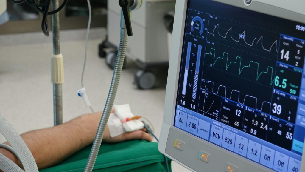 Cloud-based predictive models for ICU in Healthcare