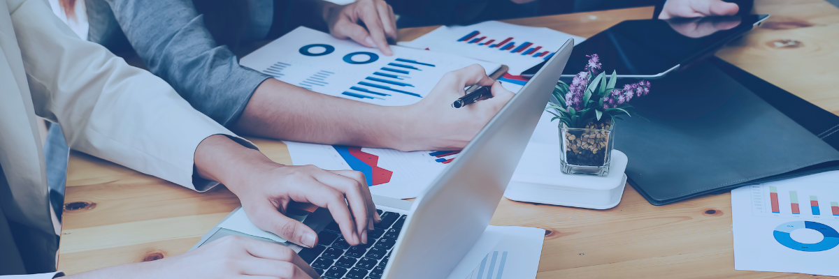 data fabric vs data warehouse